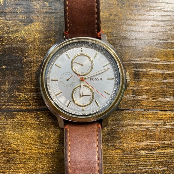 Women’s Fossil Watch - Picture 3 of 9